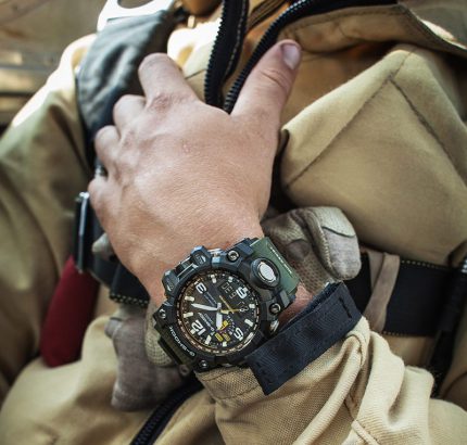 Zegarek G-SHOCK GWG-1000 na nadgarstku męskim