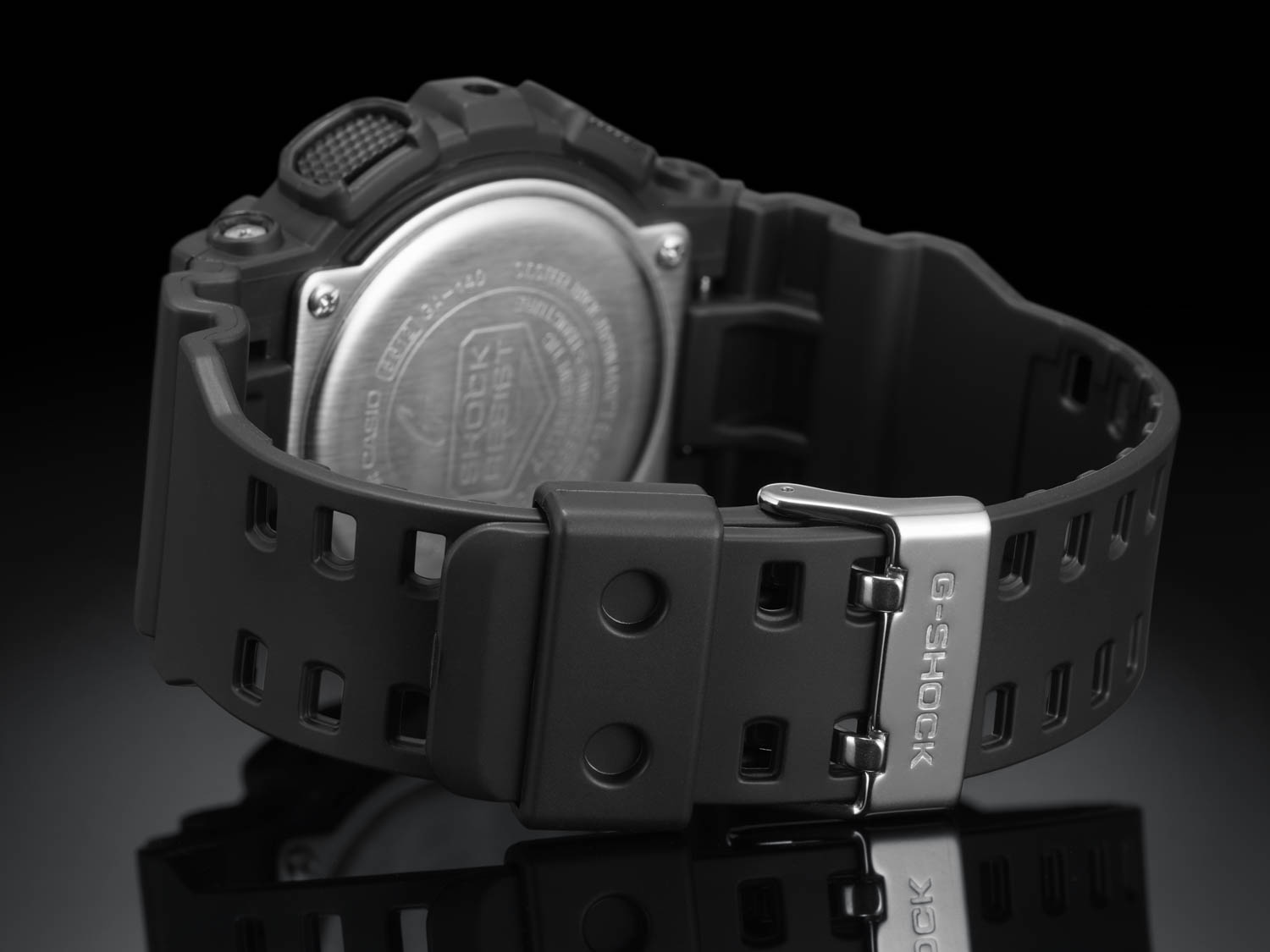 Zegarek G-SHOCK GA-140 położony tyłem