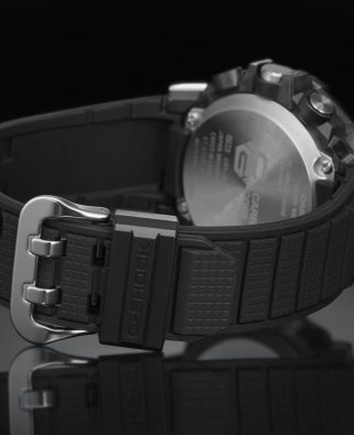 Galeria zdjęć G-SHOCK GST-B300, zegarek w różnych ujęciach