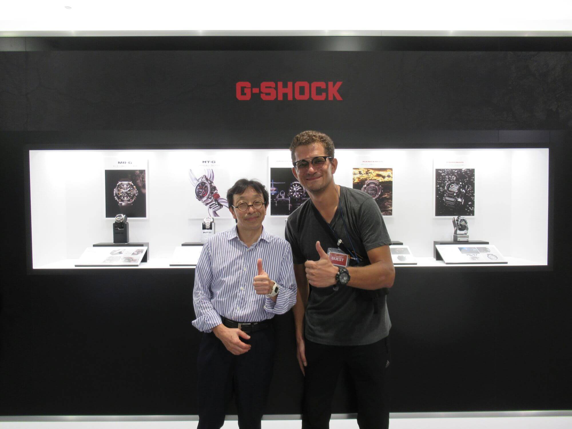 Od lewej: twórca marki G-SHOCK - Kikuo Ibe, podróżnik Kosmopolack