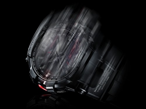 Zegarek G-SHOCK przedstawiony w ruchu spadania